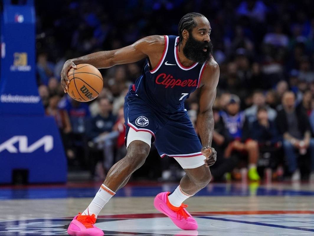 哈登官方宣布领先优势明显新规，独行侠引发争议！再创辉煌时刻