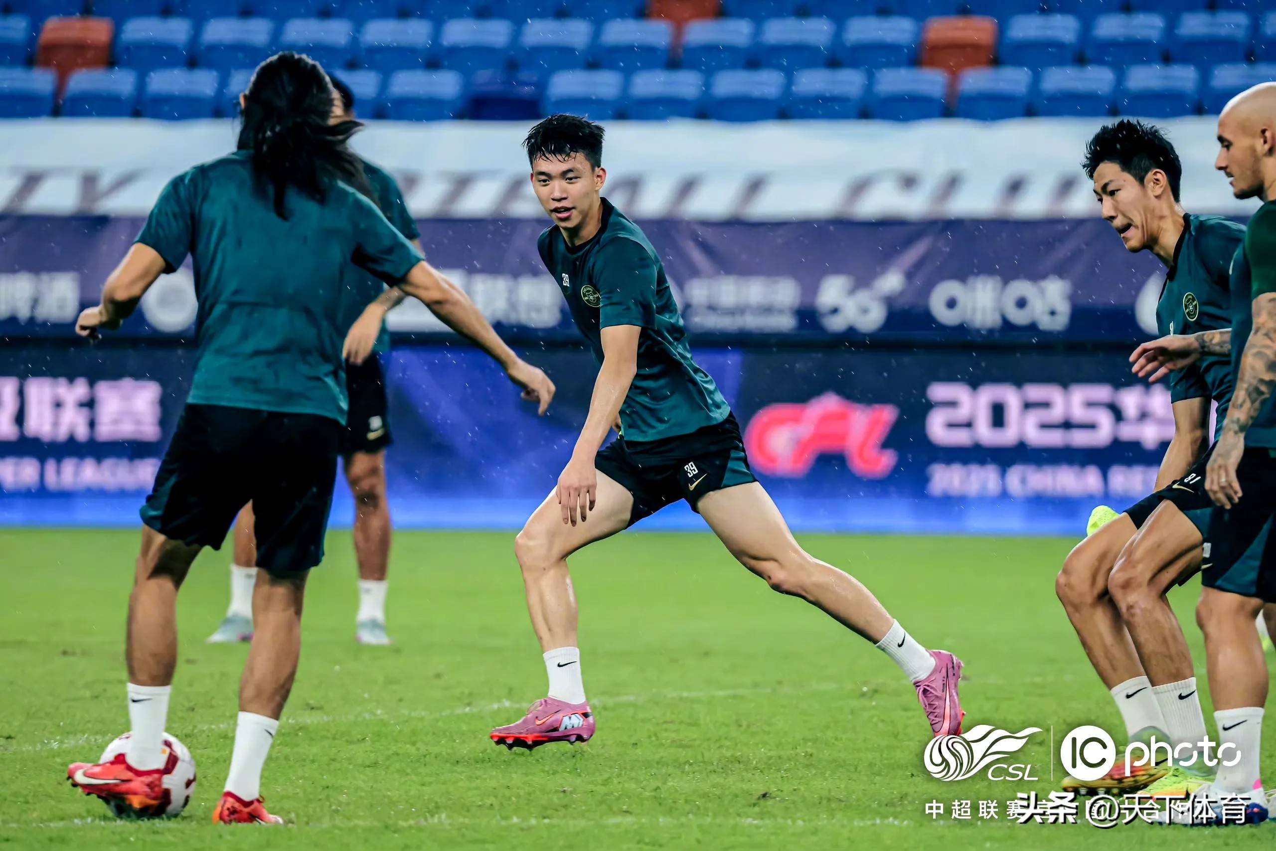 包含CBA常规赛赛前走向成谜，葡萄牙体育手感冰凉，管理层满意，年轻球员得到机会的词条